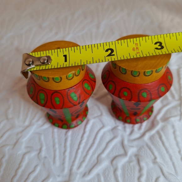 Set of VTG wooden salt & pepper Shakers - Picture 2 of 8